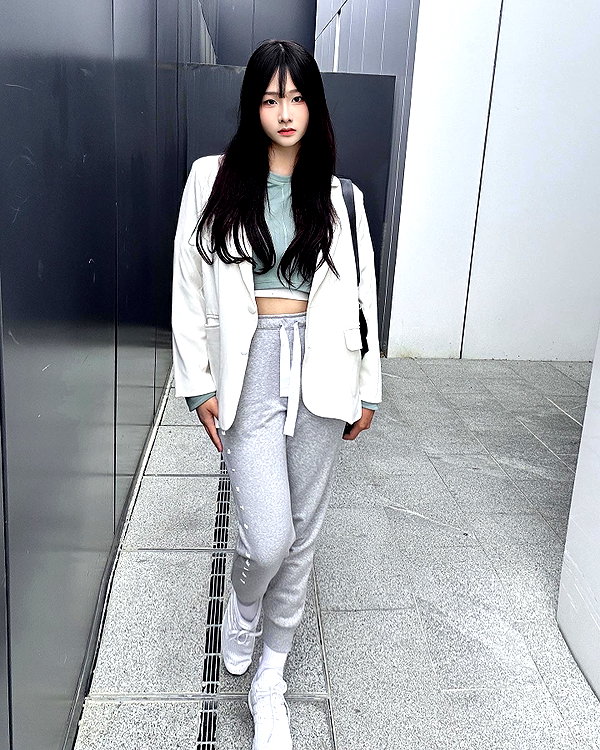 lai_931201 instagram image archive image