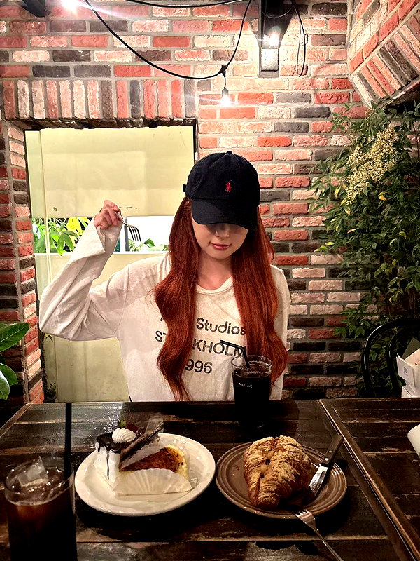 hhh.e_c.v instagram image archive image