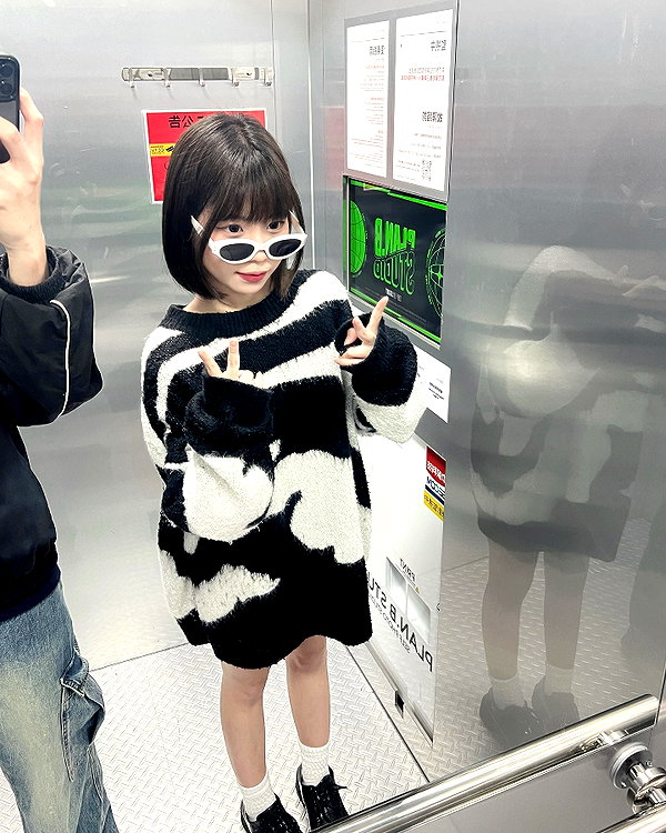 1zxhy__ instagram image archive image