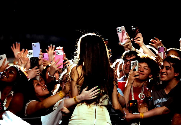 madisonbeer instagram image archive image
