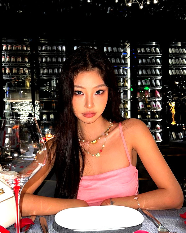 ll.lu1s instagram image archive image