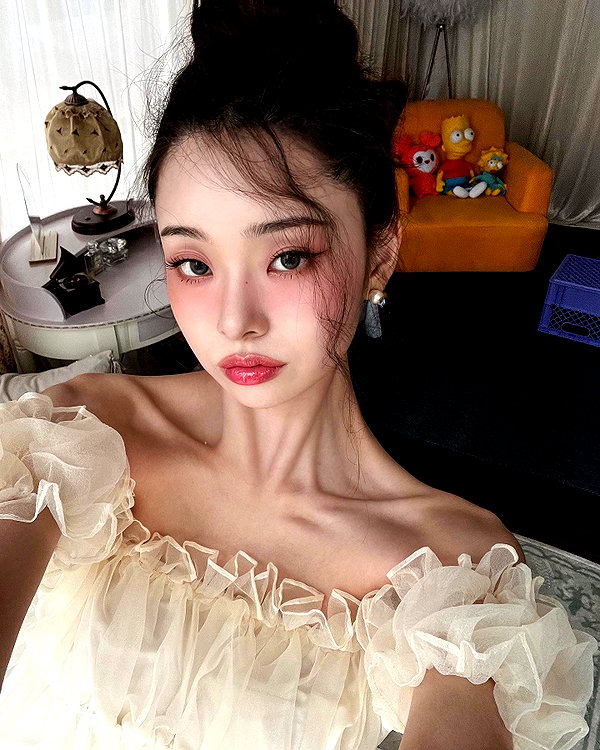 dear.zia instagram image archive image