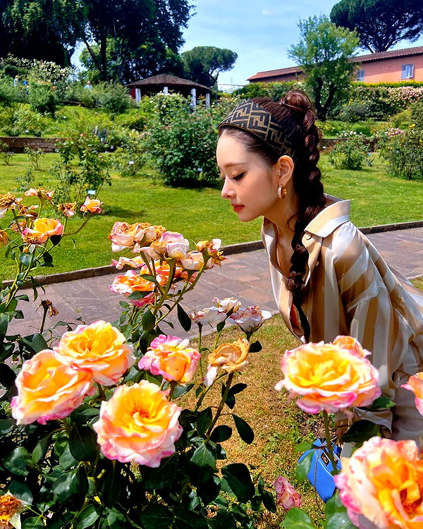 dear.zia instagram image archive image