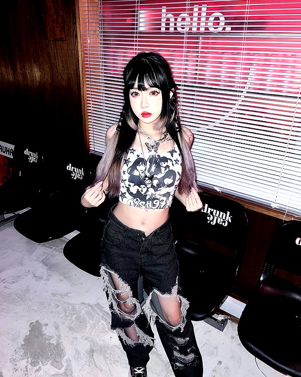 nixqq.425_ instagram image archive image