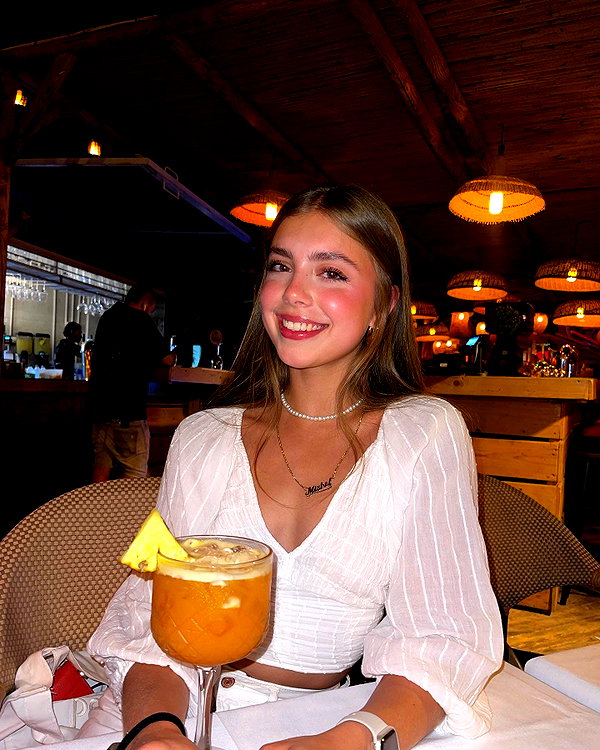 mishel_d_ instagram image archive image