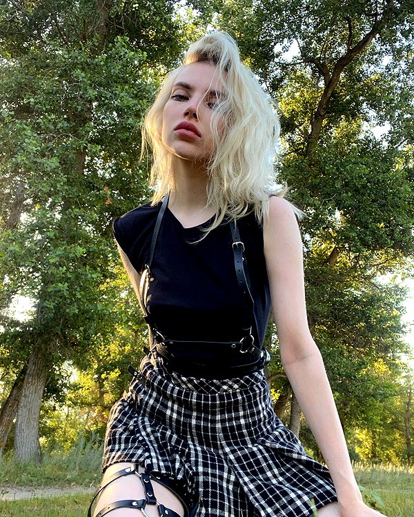 alien.hanna instagram image archive image