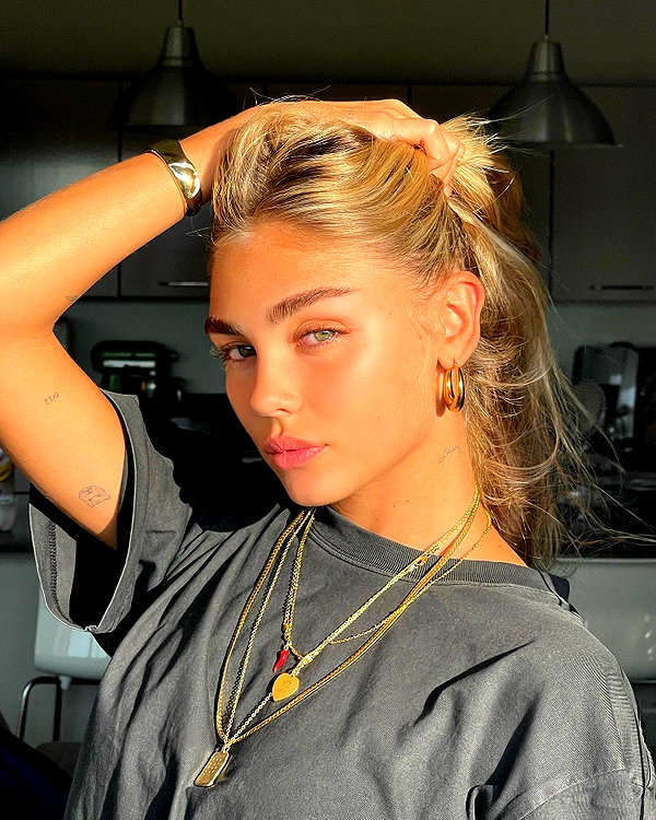 maya.keyy instagram image archive image