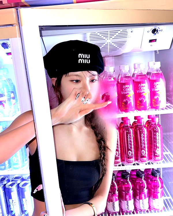 hhh.e_c.v instagram image archive image