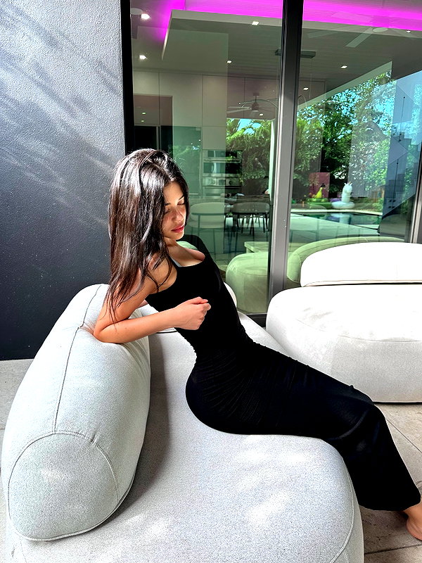 vanessa.rhd instagram image archive image