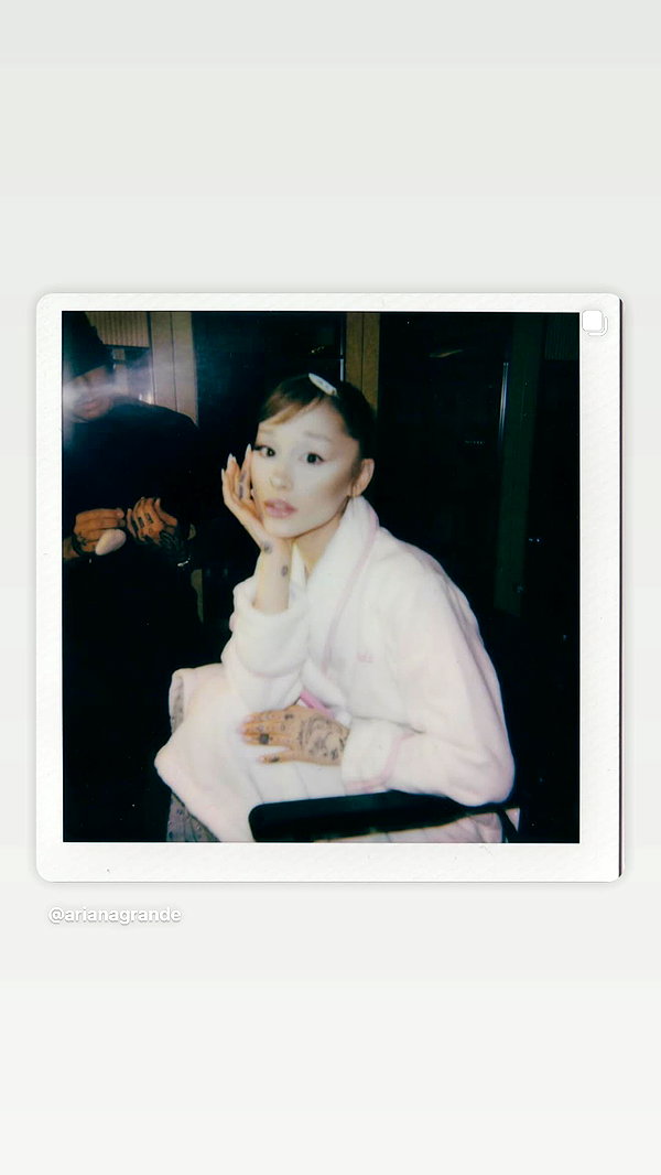 arianagrande instagram image archive image