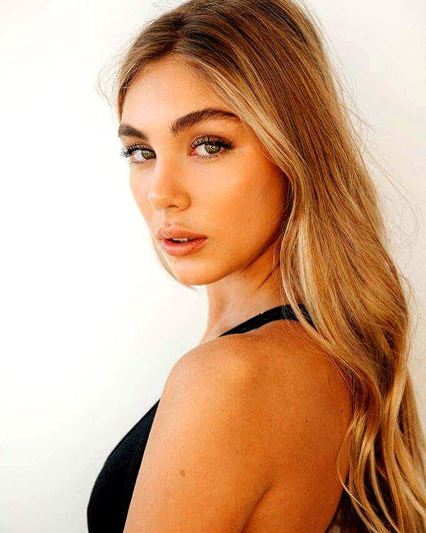 maya.keyy instagram image archive image