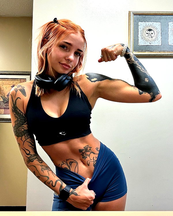 peachtoot.plz instagram image archive image