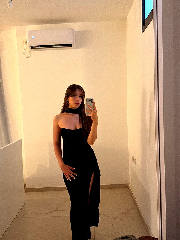 lia_ey99 instagram image archive image