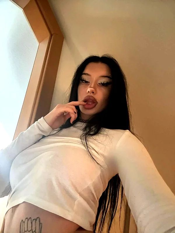 chica.niebla instagram image archive image