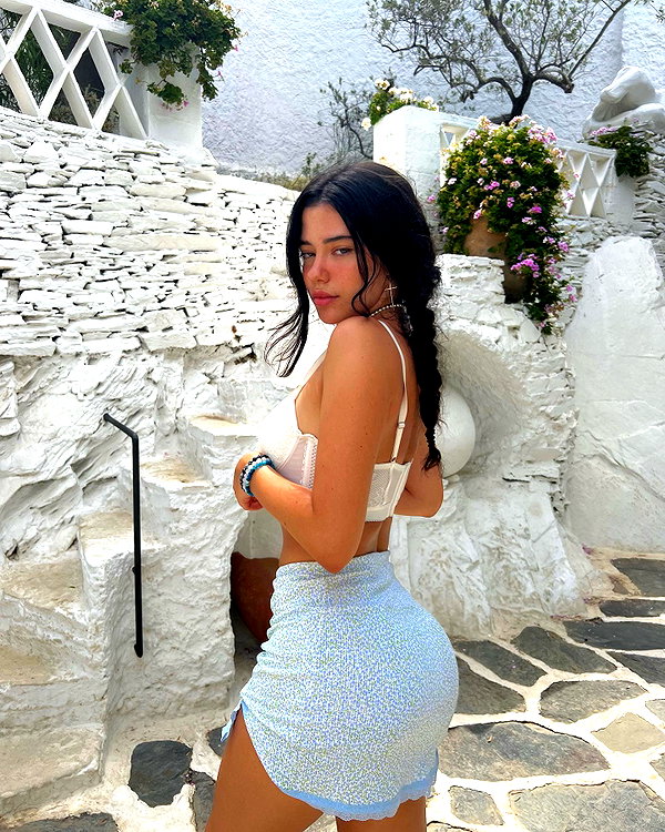 vanessa.rhd instagram image archive image