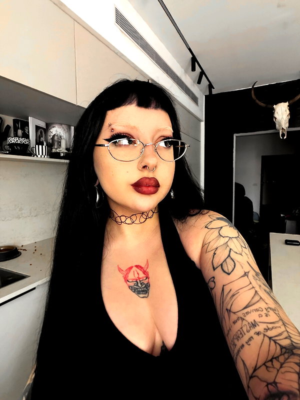 karin_orhov instagram image archive image