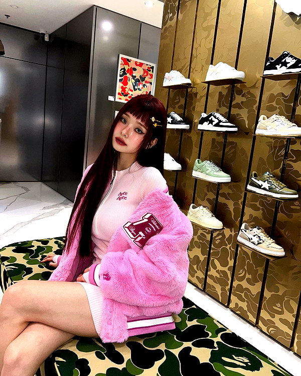 dear.zia instagram image archive image