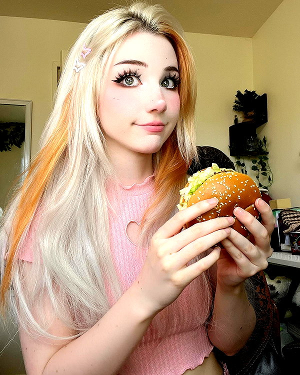 danielle.mercedie instagram image archive image