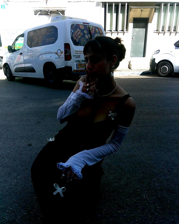 roni_roth instagram image archive image