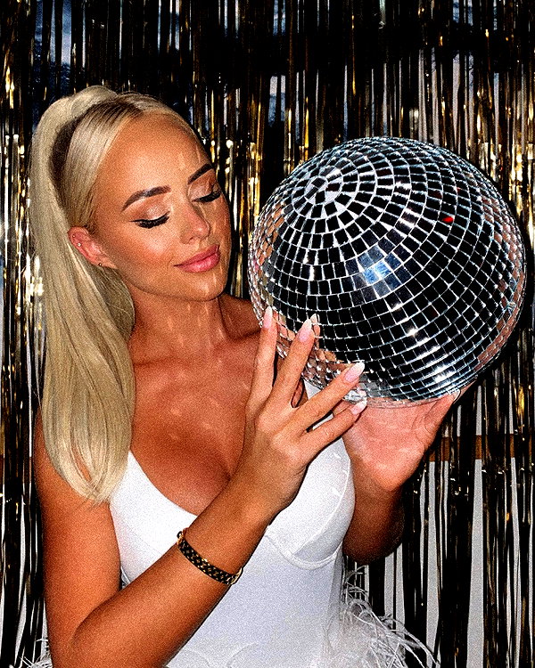 allieauton instagram image archive image