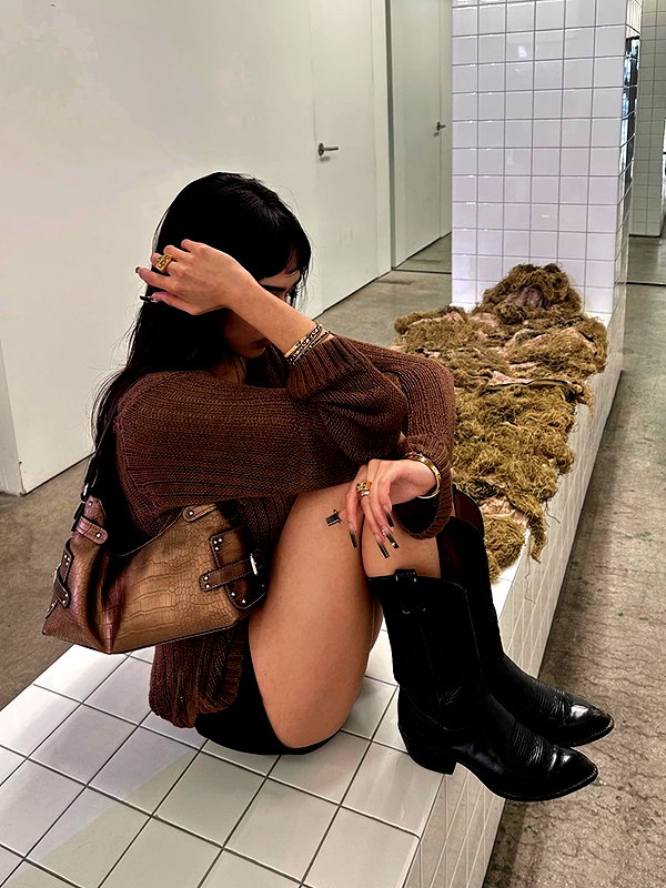 julia_ruelas instagram image archive image