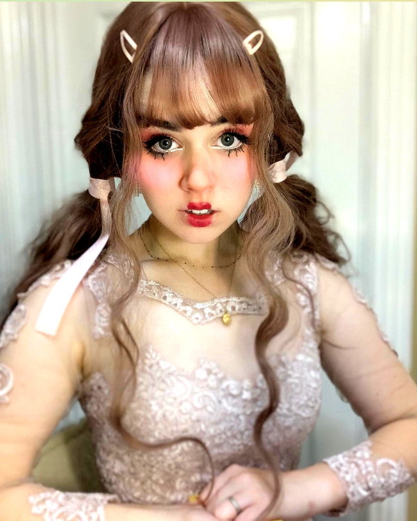 yeahimcaroline instagram image archive image