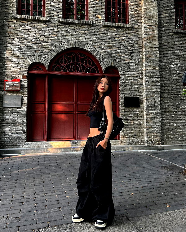 ll.lu1s instagram image archive image