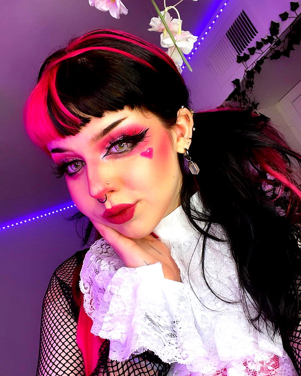 yeahimcaroline instagram image archive image