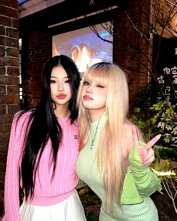 ll.lu1s instagram image archive image