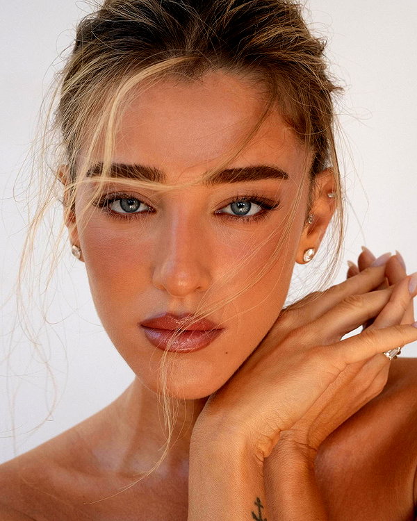 annezivi instagram image archive image