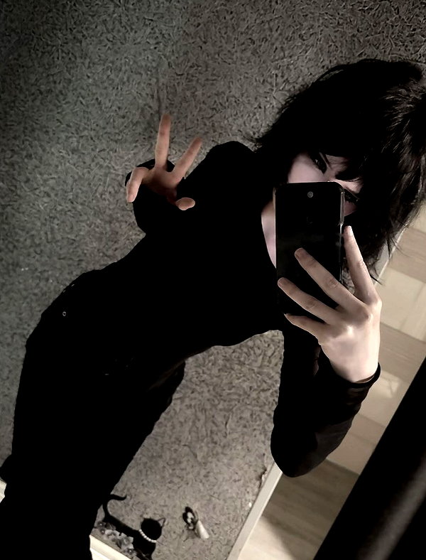 Archived image from @kk3tr1n4 on Instagram