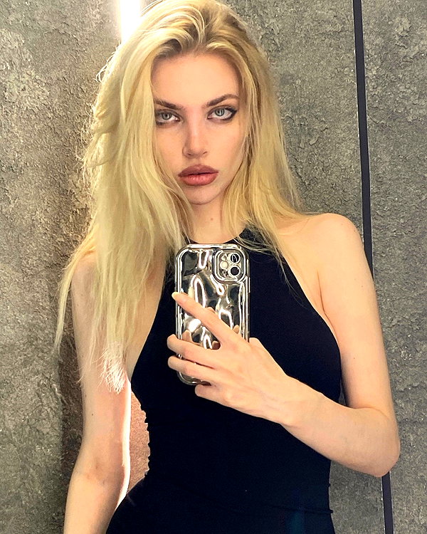 anya4everr instagram image archive image