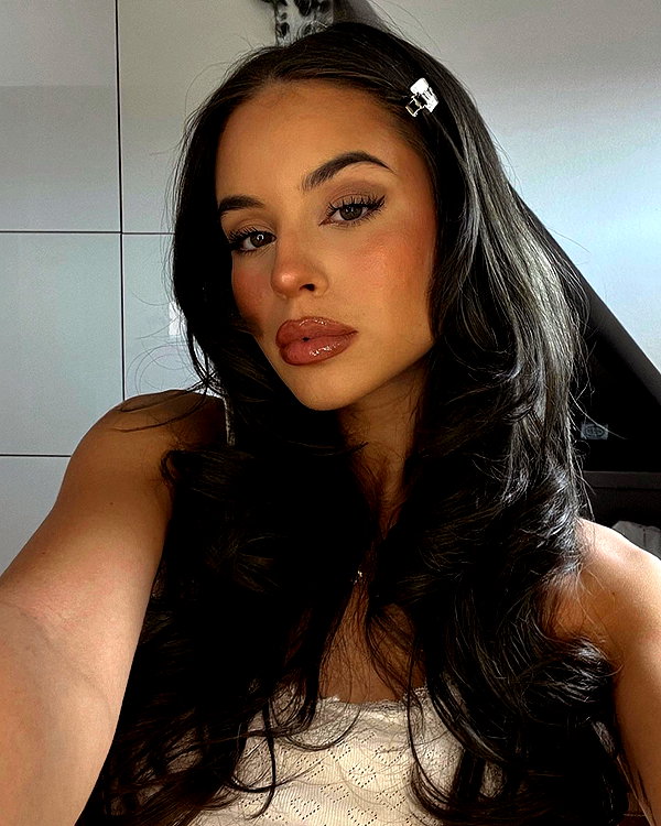 zoeliss instagram image archive image
