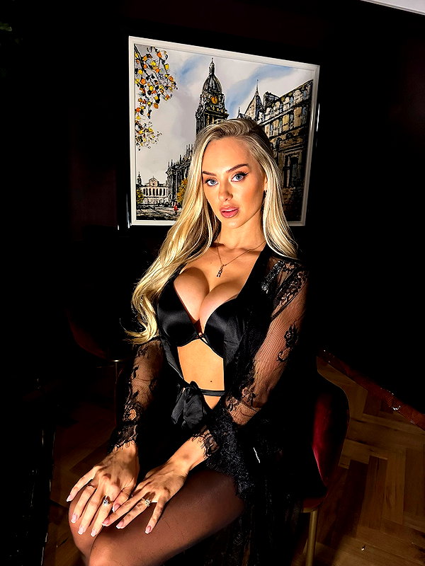 rhiannonbluee instagram image archive image