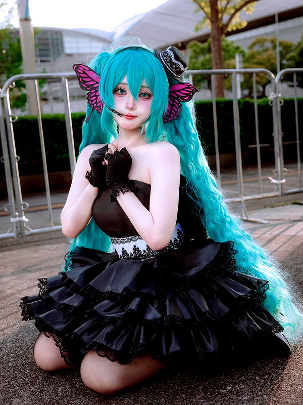 purinn_cos instagram image archive image