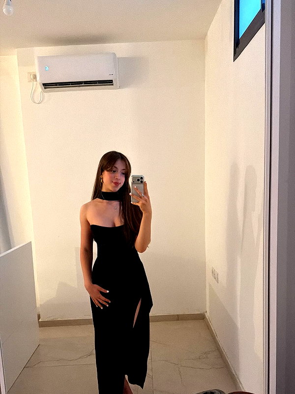 lia_ey99 instagram image archive image
