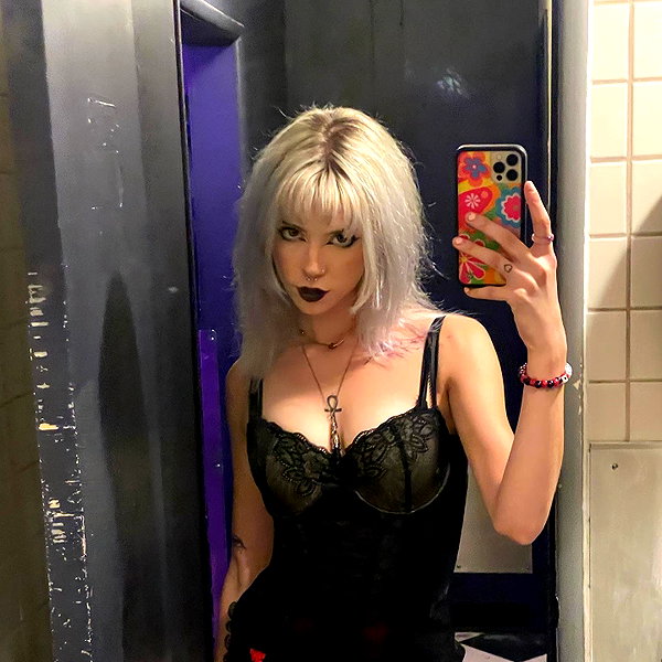 haileylayfield instagram image archive image