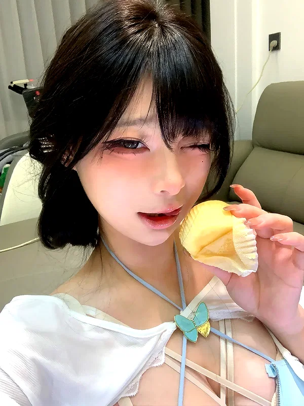 yingyinng_ instagram image archive image