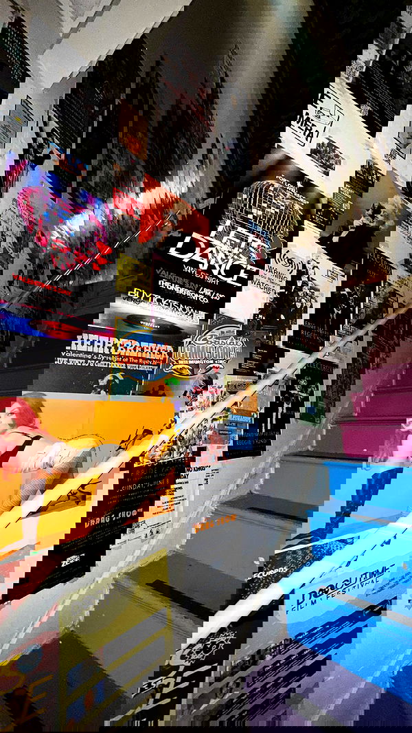 zommmbri zommmbri archive image