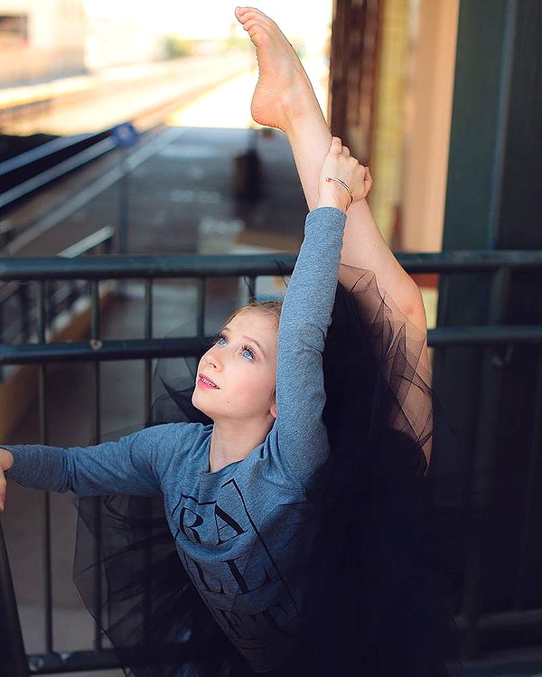 ellianawalmsley instagram image archive image