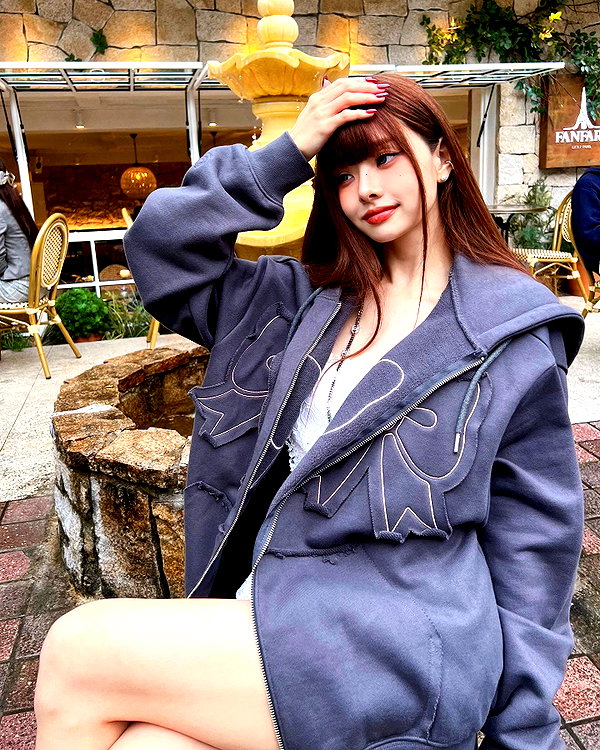 dear.zia instagram image archive image