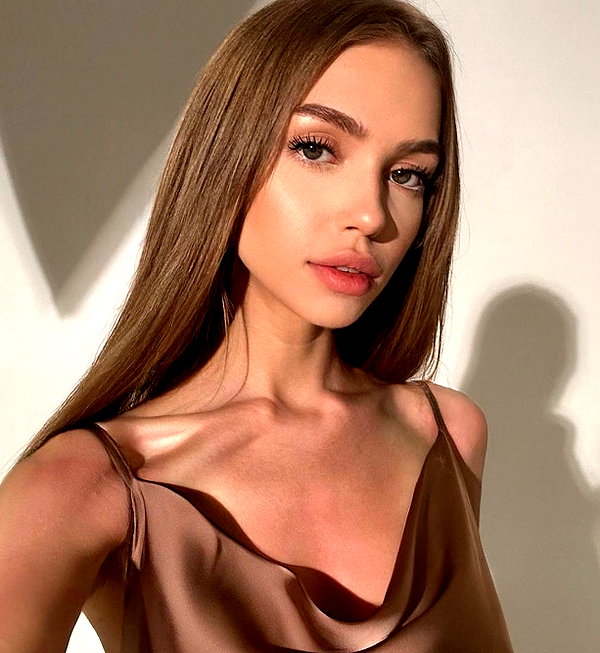 baddiesessence instagram image archive image