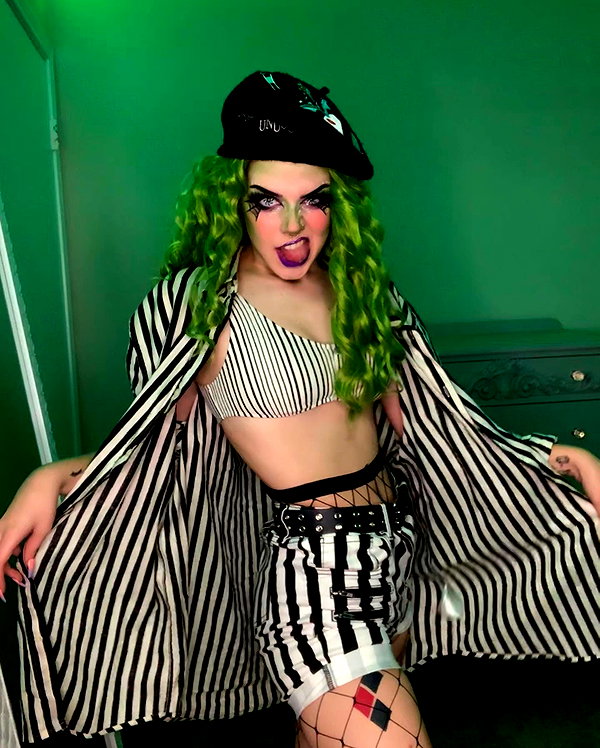yeahimcaroline instagram image archive image