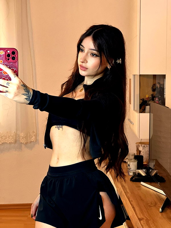 cata.leyah instagram image archive image