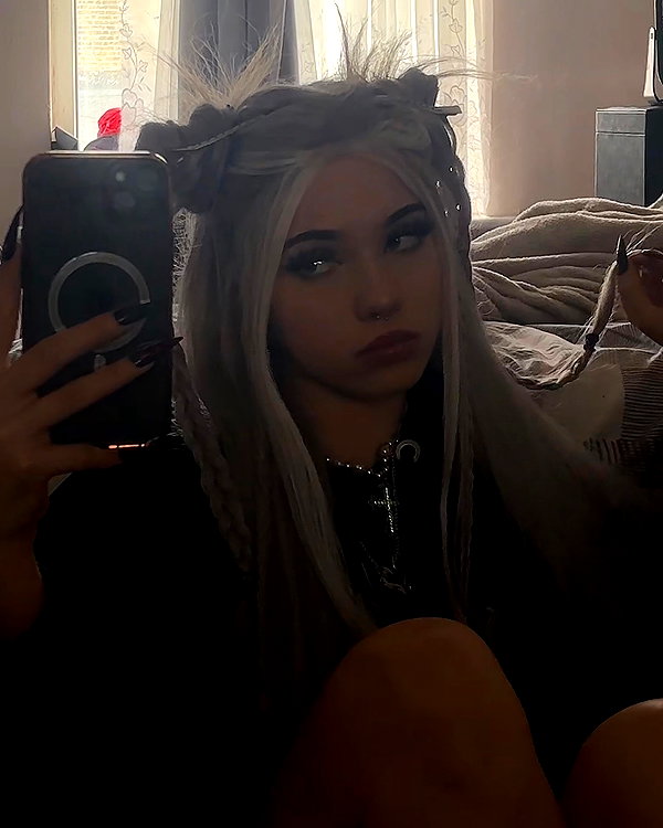 _roniira instagram image archive image