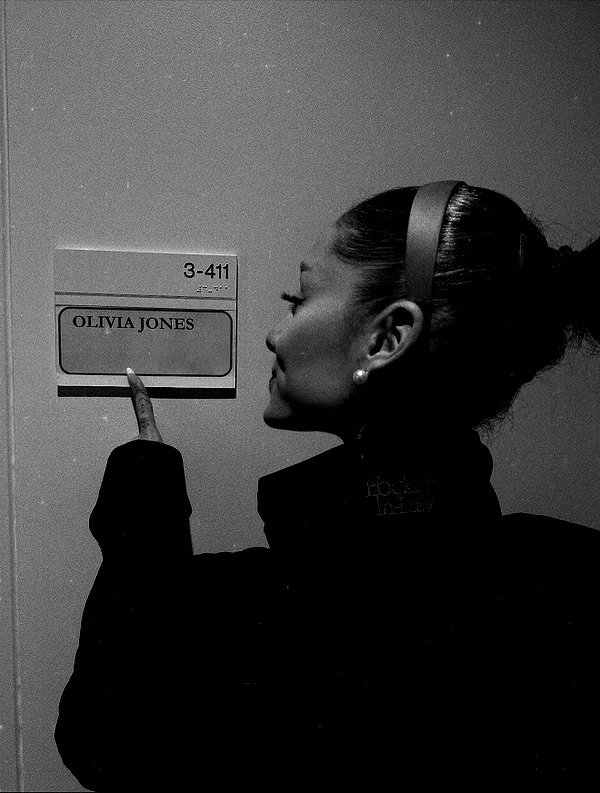 arianagrande instagram image archive image