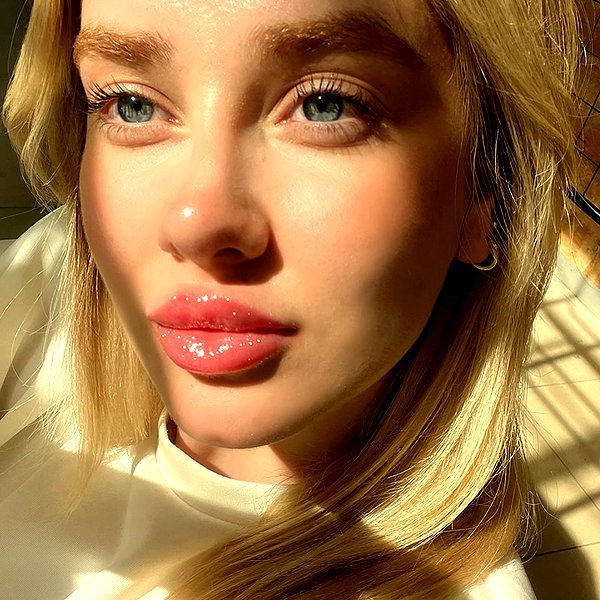 baddiesessence instagram image archive image