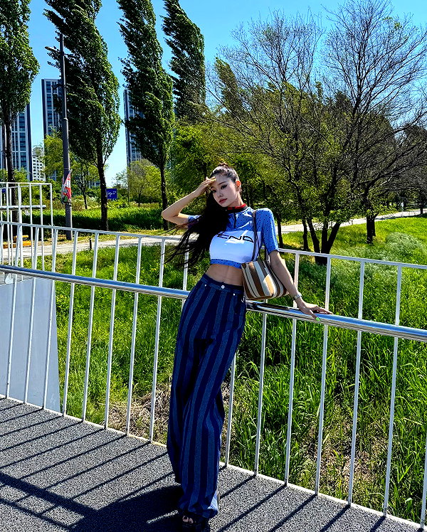 dear.zia instagram image archive image