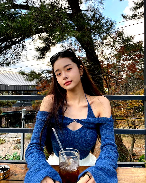 dear.zia instagram image archive image