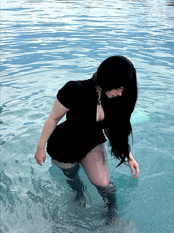 andasrose instagram image archive image